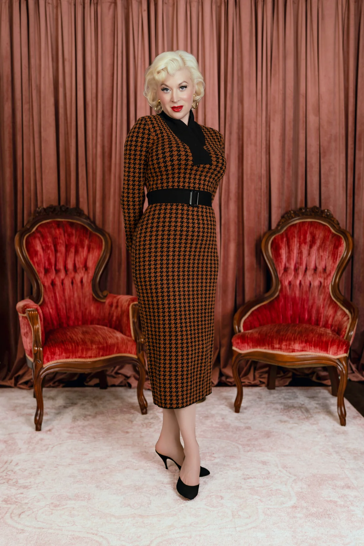 Marilyn’s iconic style in Gentlemen Prefer Blondes, the Miss Lee Knit Dress brings classic 1950s sophistication into a sleek, curve loving silhouette.