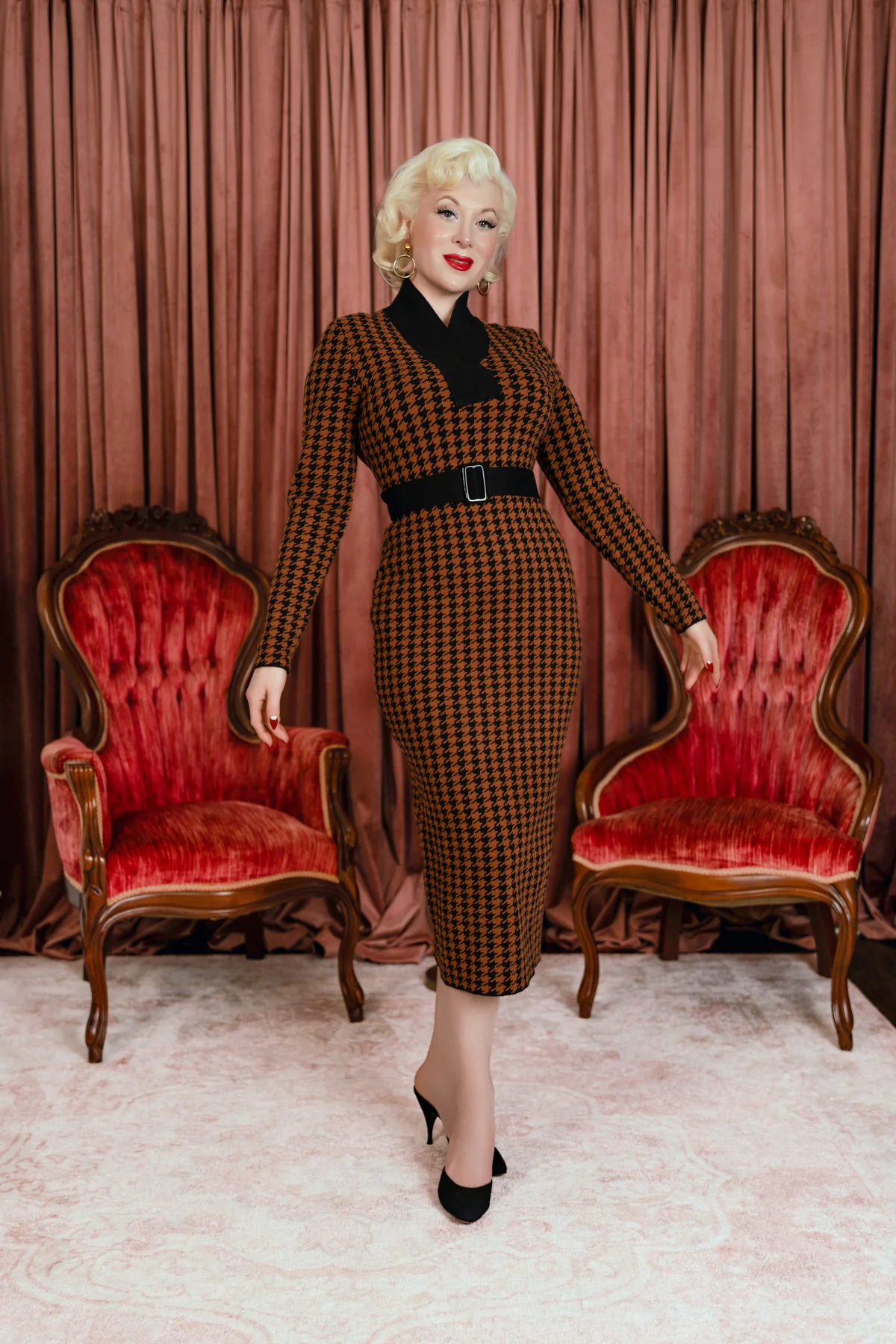 Marilyn’s iconic style in Gentlemen Prefer Blondes, the Miss Lee Knit Dress brings classic 1950s sophistication into a sleek, curve loving silhouette.