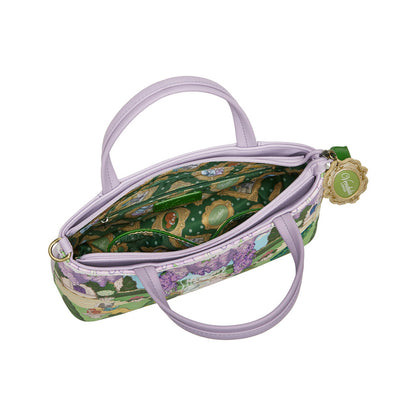 Regency Gardens Faye Bag is romance in miniature. This vegan leather bag is perfectly sized to carry your daily essentials or your favourite historical romance novel! The top handle and adjustable detachable strap allow you to carry it your way